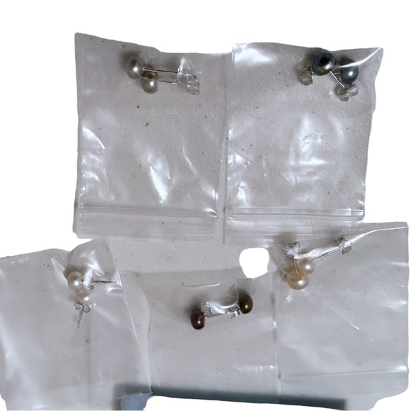 NWT 5 pairs Pearl earrings in sterling silver - Picture 3 of 3